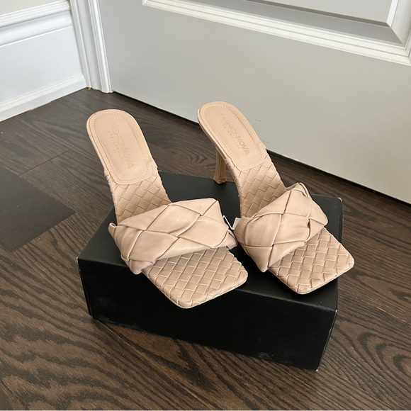 SQUARE TOE HEELS - Picture 2 of 6